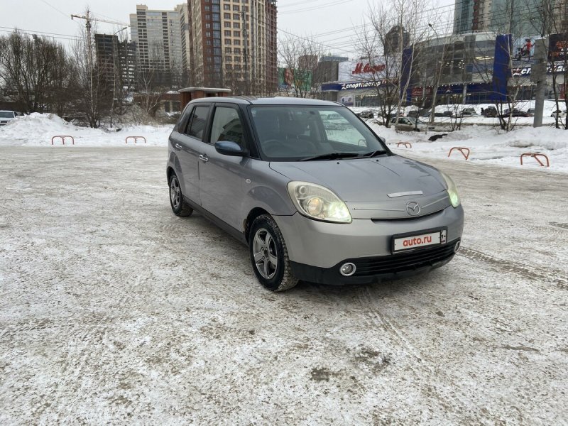 Mazda Verisa 1.5 at, 2004