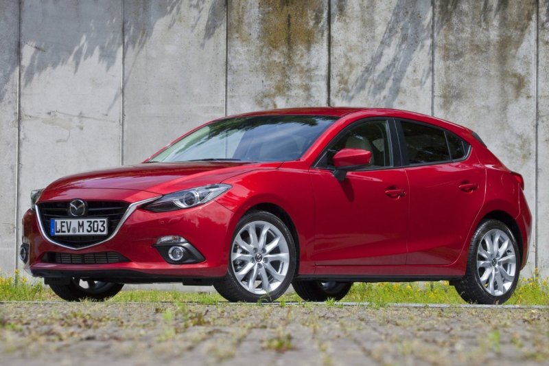 Mazda 3 хэтчбек 2015