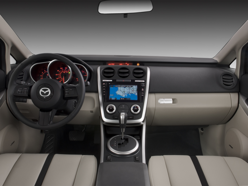 Mazda CX-7 2012 салон