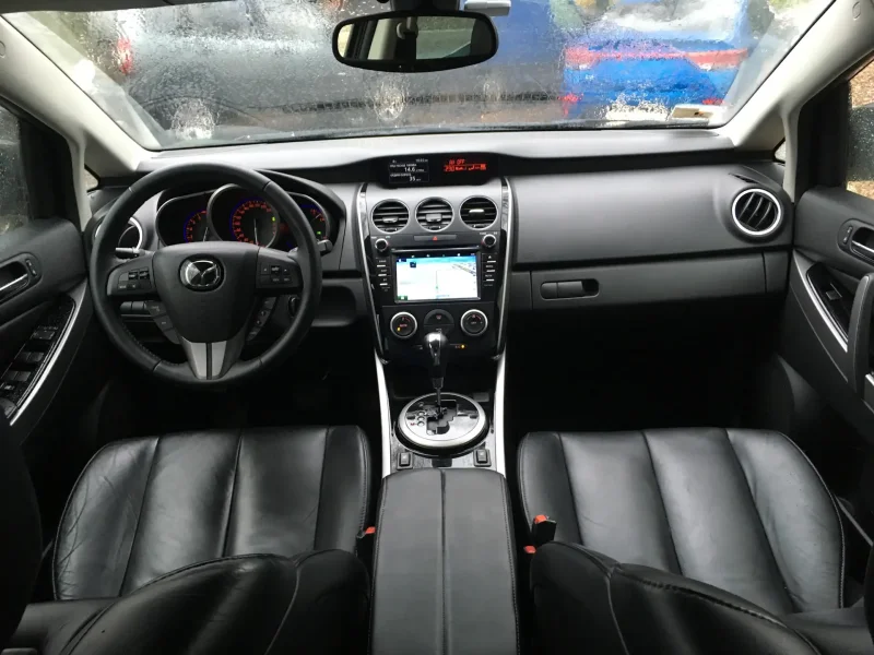 Mazda CX-7 2011 салон