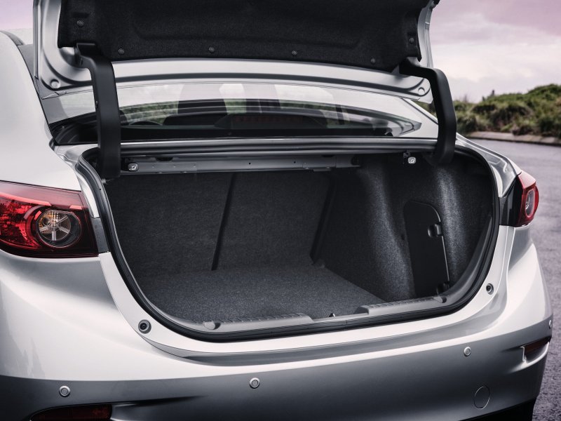 Mazda 3 2016 седан багажник