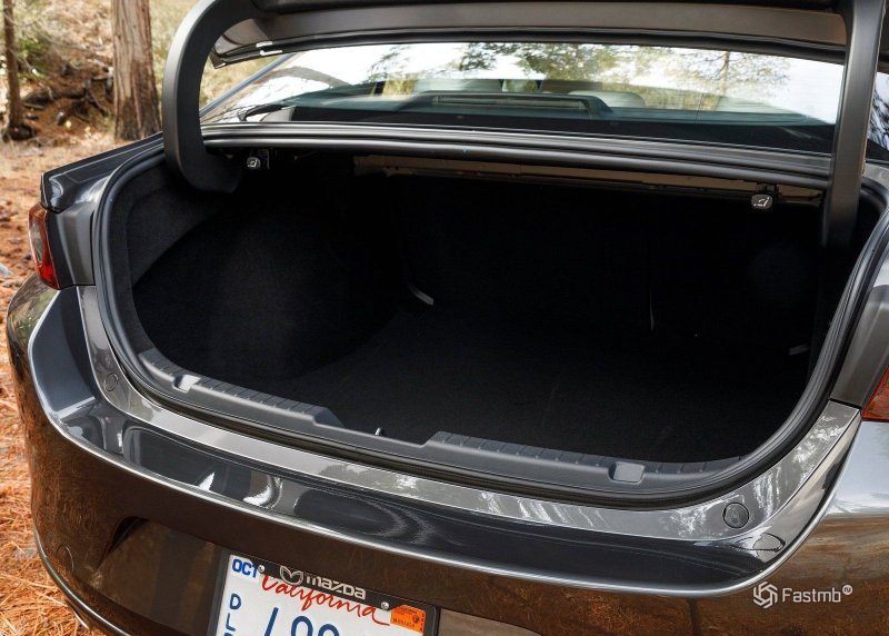 Mazda 3 багажник