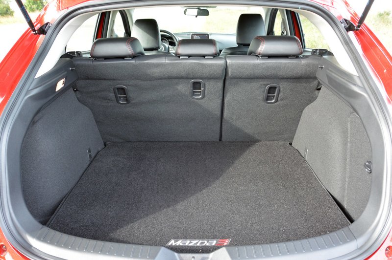Mazda 3 хэтчбек 2014 багажник