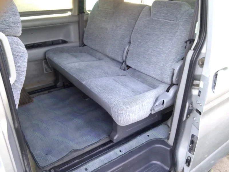 Mazda Bongo 2003 салон