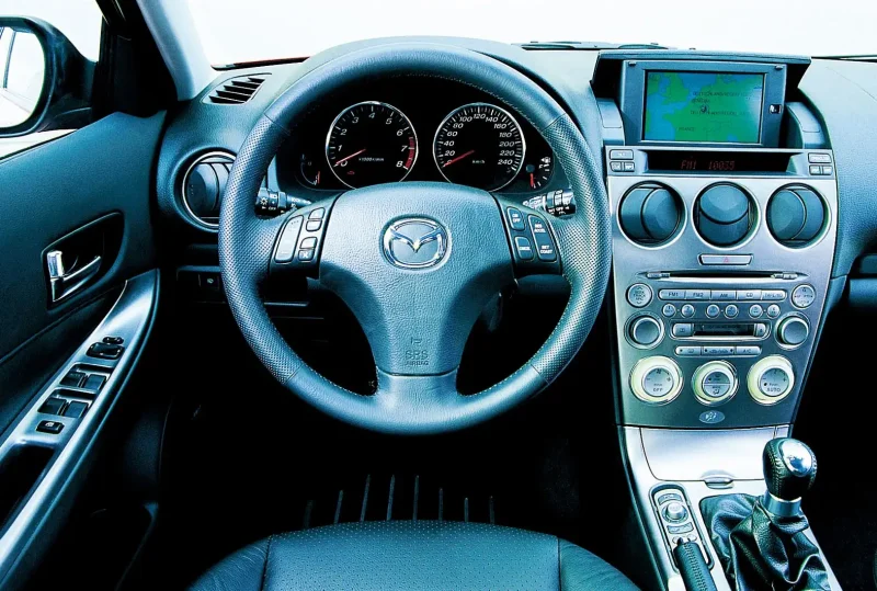 Mazda 6 2002 салон