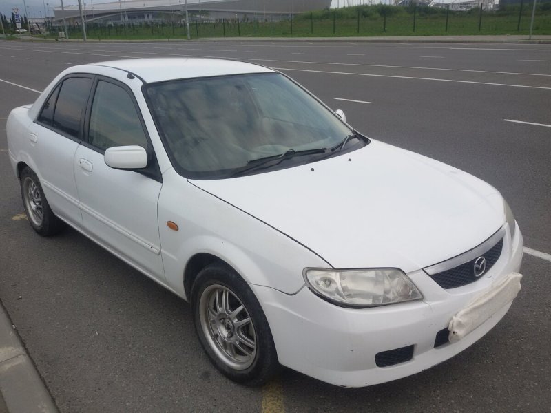 Mazda familia 2003