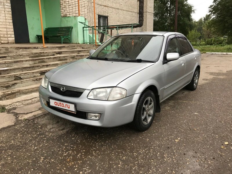 Mazda familia VIII (bj), 2000