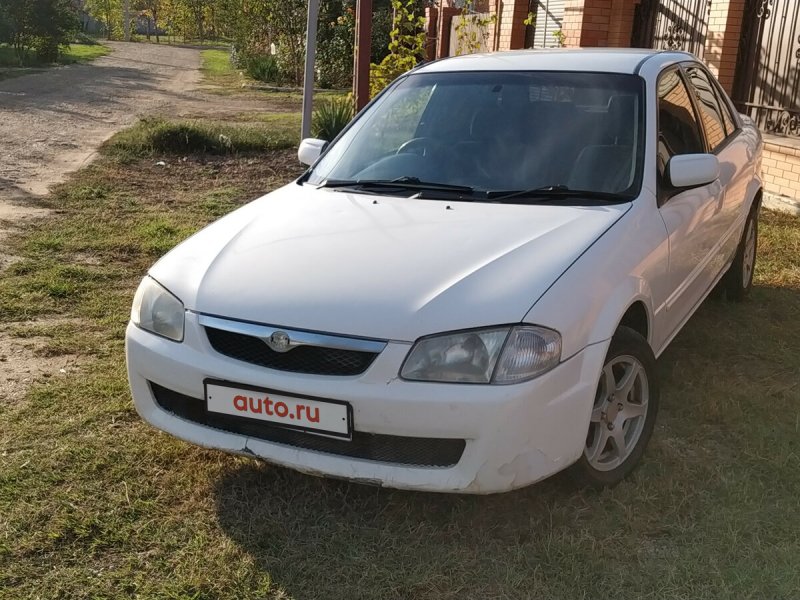 Mazda familia 2003