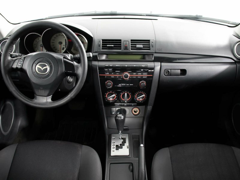 Mazda 3 хэтчбек салон