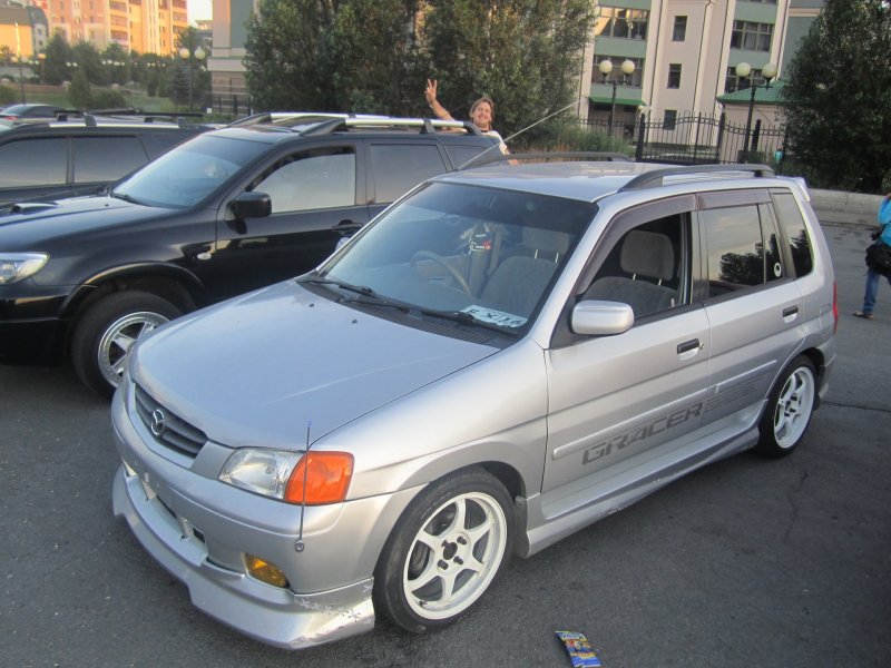 Mazda Demio 1999-2002