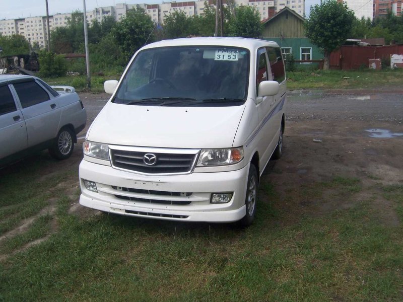 Mazda Bongo Friendee белая