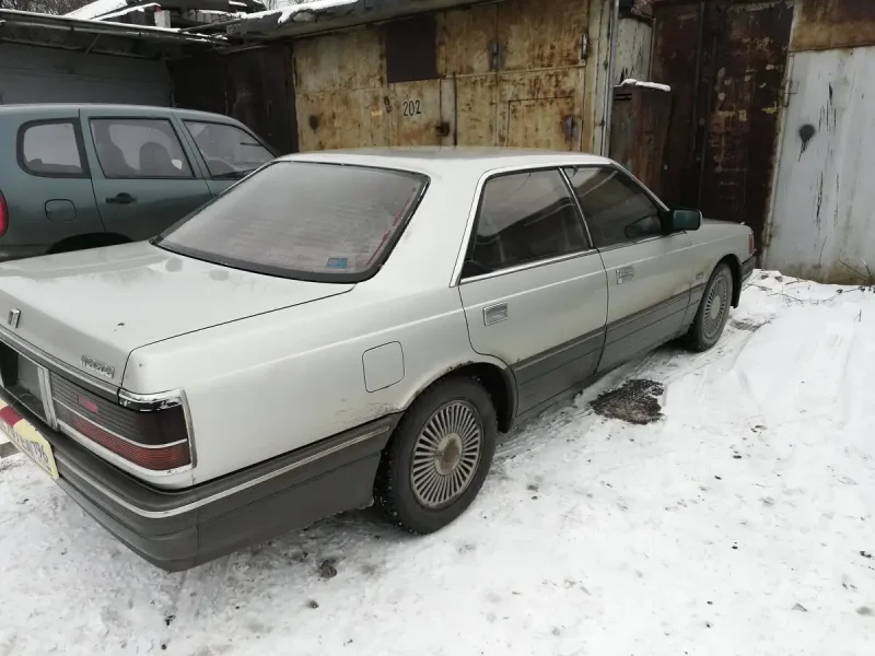 Mazda Luce 1988 года