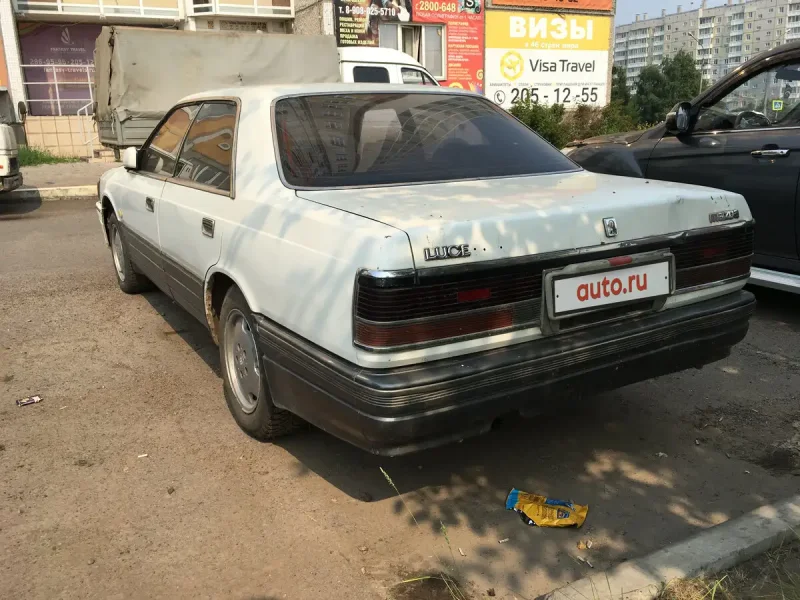 Mazda Luce 1988