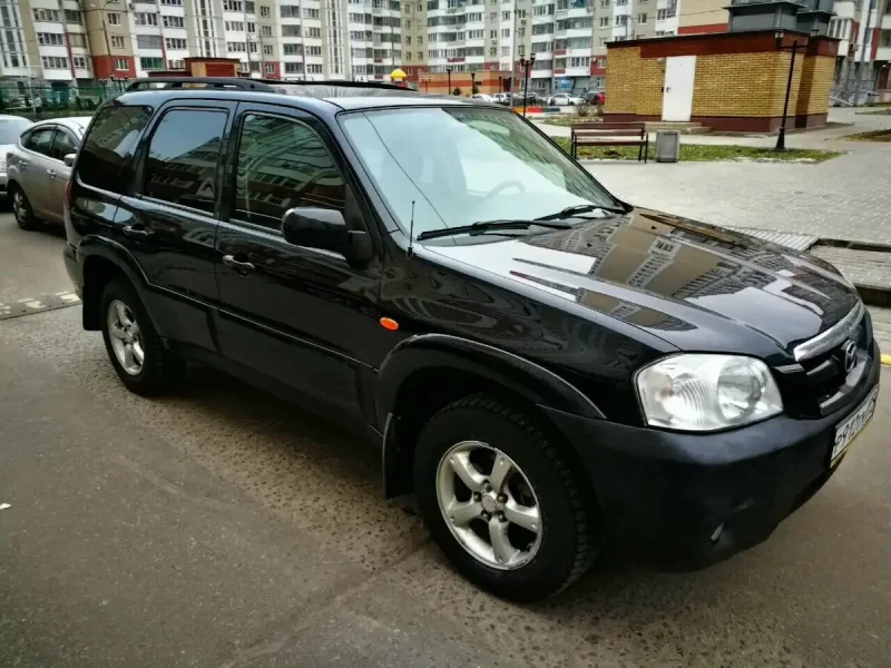 Mazda Tribute черная