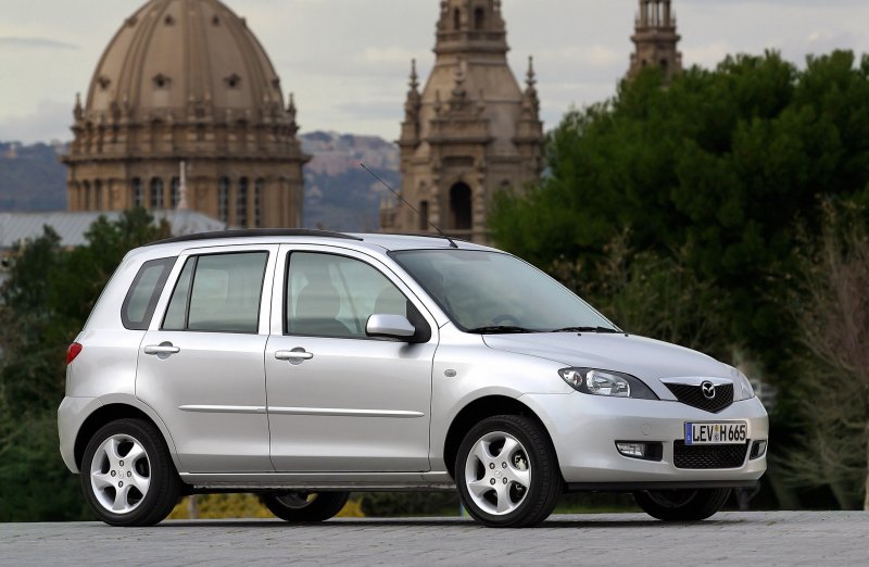 Mazda Demio 4