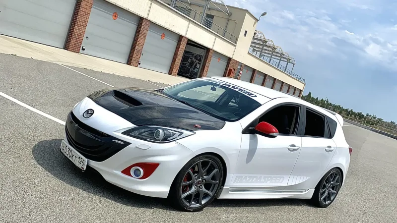 Mazda 3 MPS белая