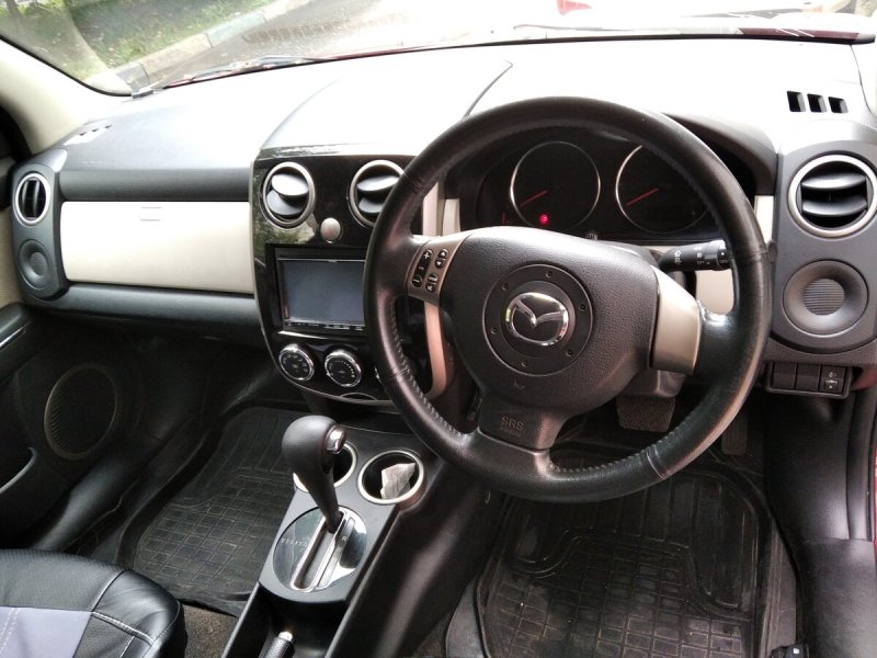 Mazda Verisa 2005