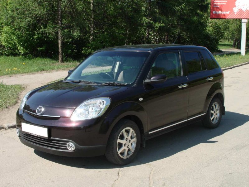 Mazda Verisa 2004