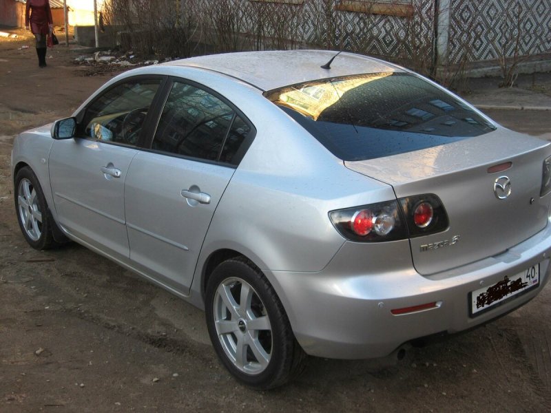 Mazda 3 седан 2005