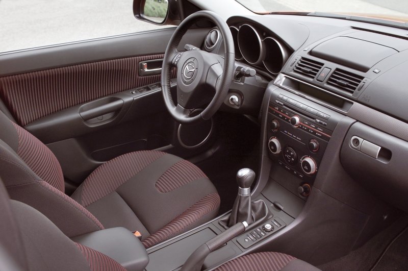 Mazda 3 2008 седан салон