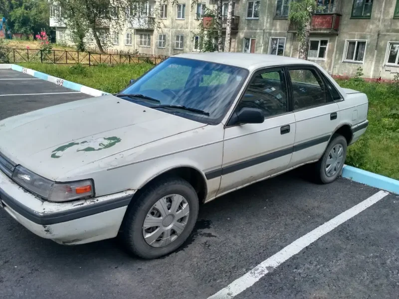Mazda Capella 1990