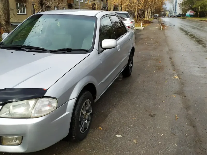 Mazda familia 1.5 at, 2000