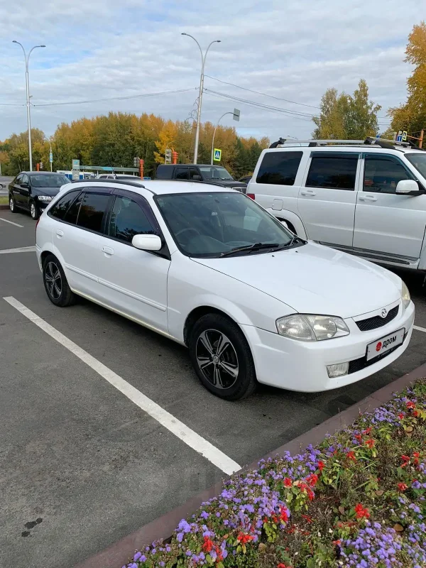 Mazda familia 2000