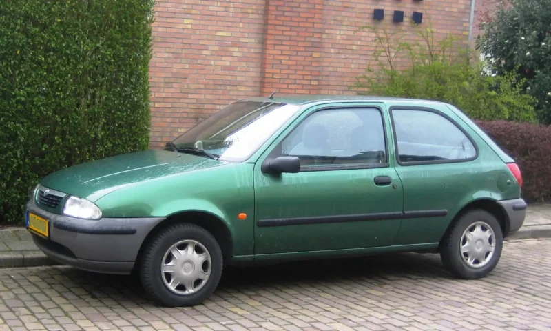 Mazda 121 1999