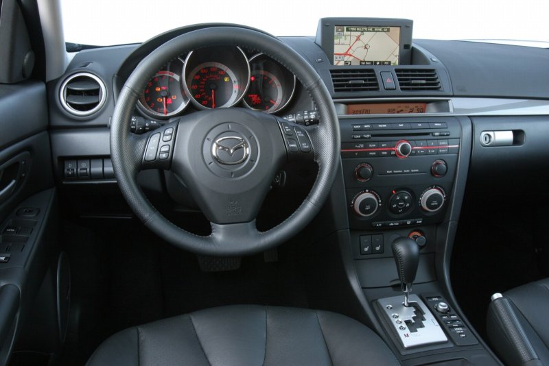 Mazda 3 2007 салон