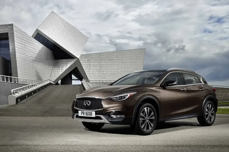 Infiniti q30 2016