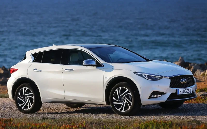 Infiniti q30