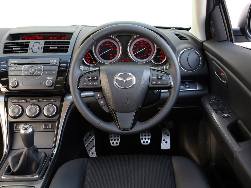 Mazda 6 универсал 2010