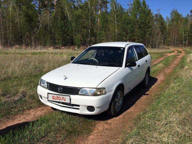 Mazda familia bj 2000