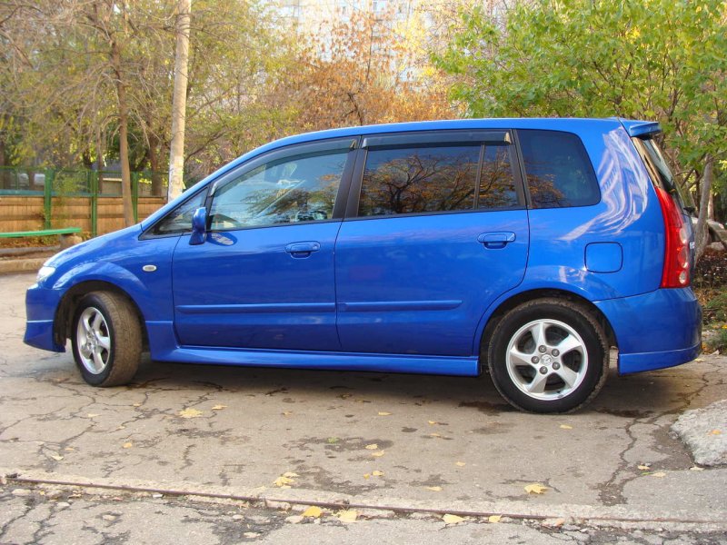 Mazda Premacy 2001 stance