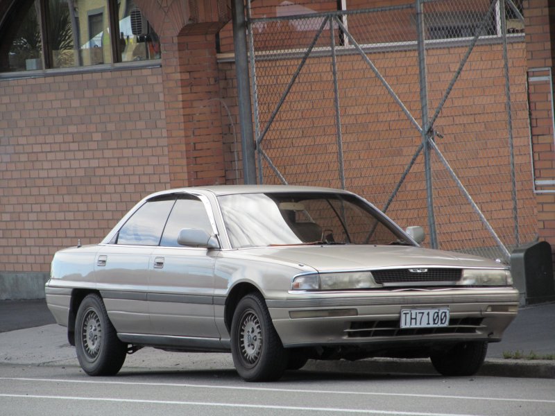 Mazda persona 1988