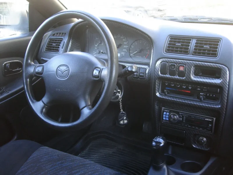 Mazda 323 bf универсал салон