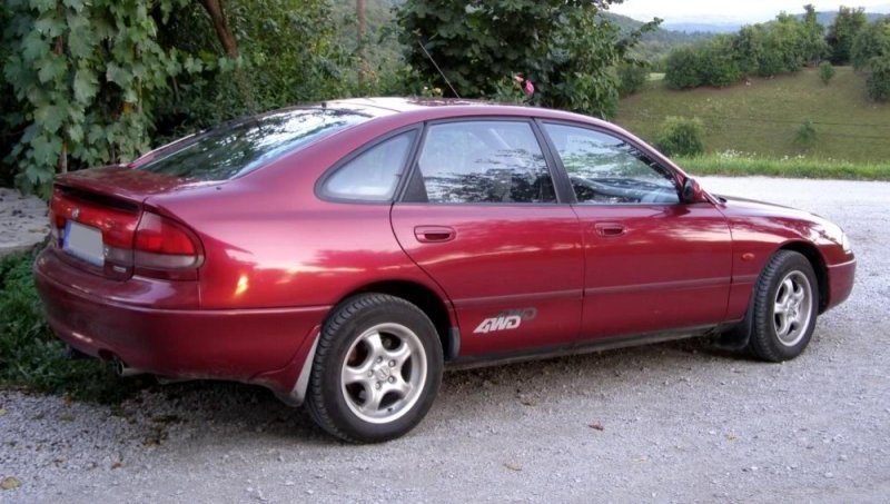 Mazda 626 gf 1992