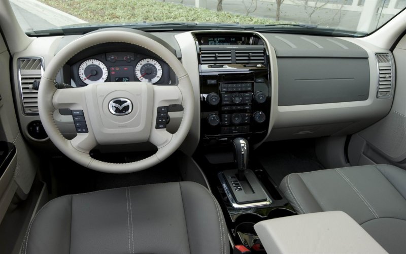 Mazda Tribute 2008 салон