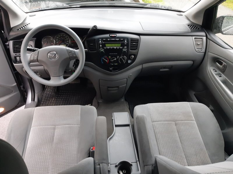 Mazda MPV 2000 салон