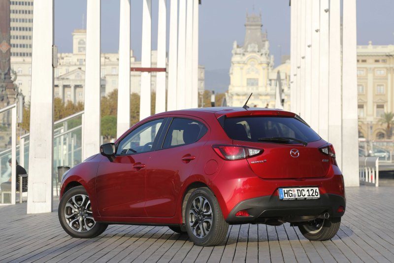 Mazda 3 2012 хэтчбек