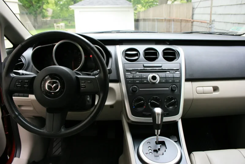 Mazda CX-7 2008 салон