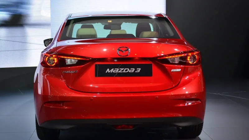 Mazda 3 2008 сзади