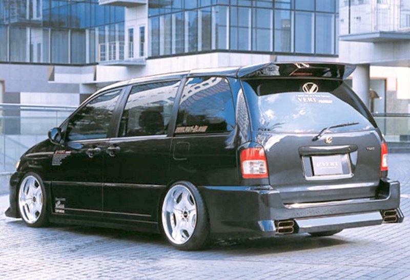 Mazda MPV stance