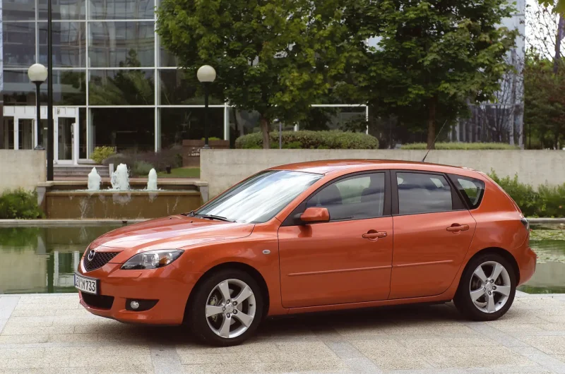 Mazda 3 хэтчбек 2004