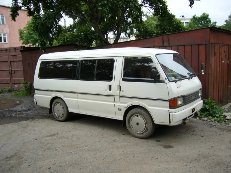 Mazda Bongo внизу