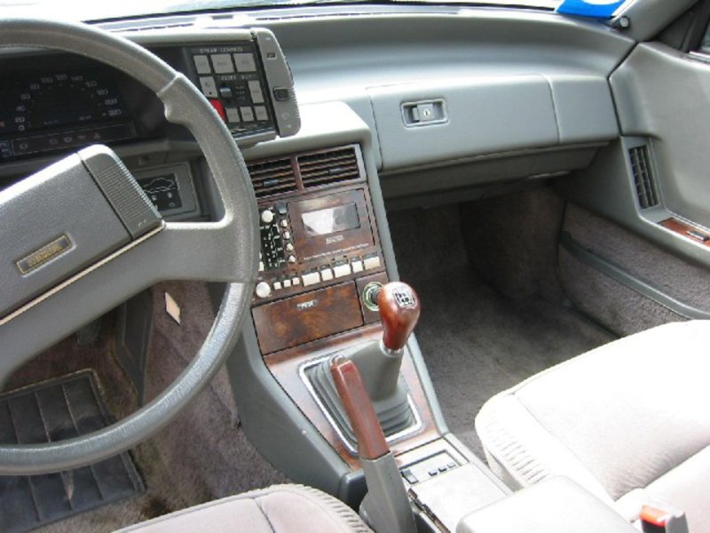 Mazda 929 Coupe 1989 Salon