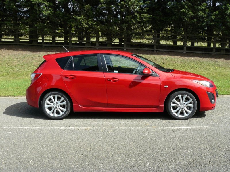 Mazda 3 2011 хэтчбек