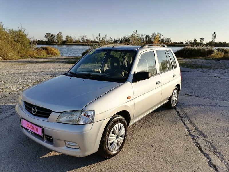 Mazda Demio DW 2001