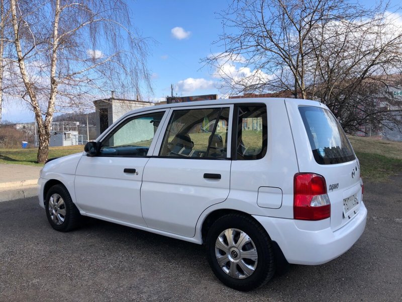 Mazda Demio 2001