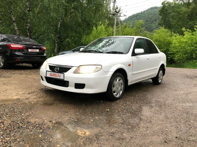 Mazda familia 2001